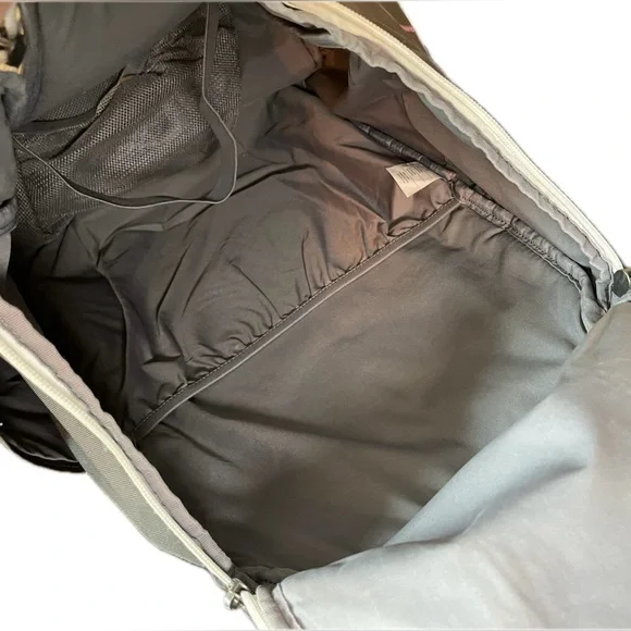 Nike Hoops Elite Max Pro Quad Zip Breast Cancer Backpack - Picture 9 of 11